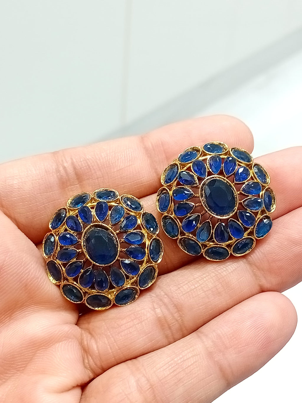Neelaya Earstuds
