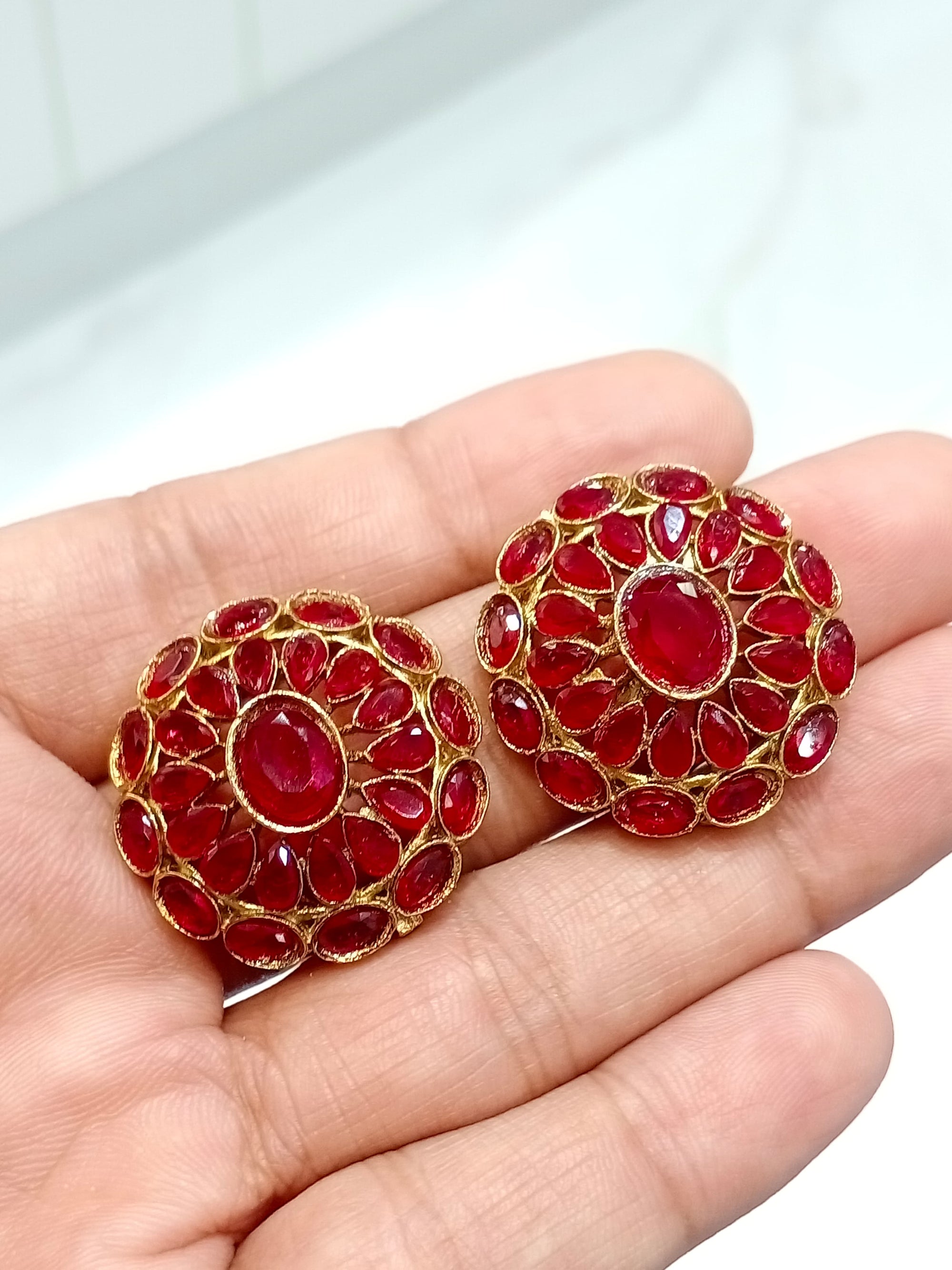 Neelaya Earstuds