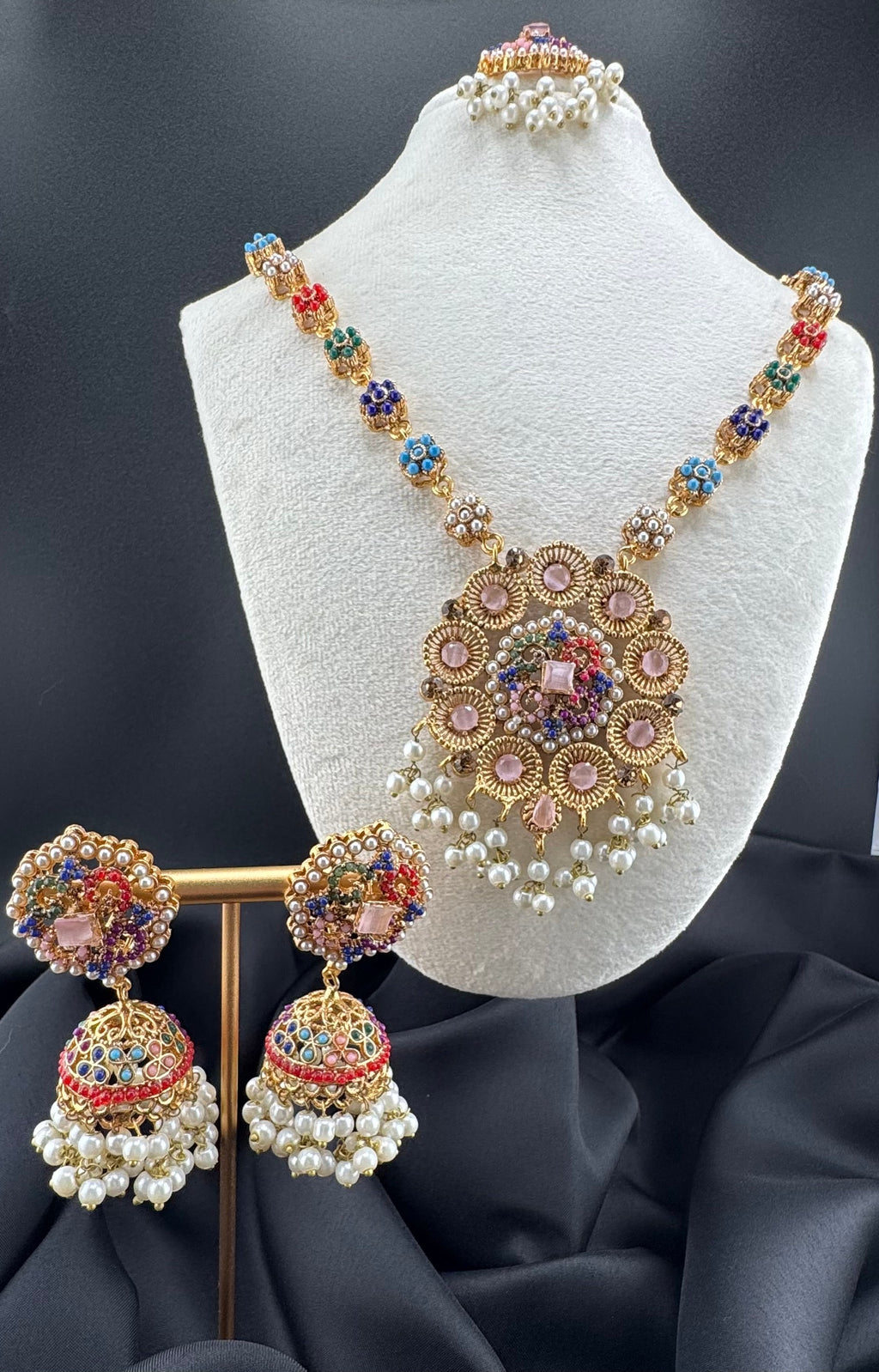 Navratna necklace set
