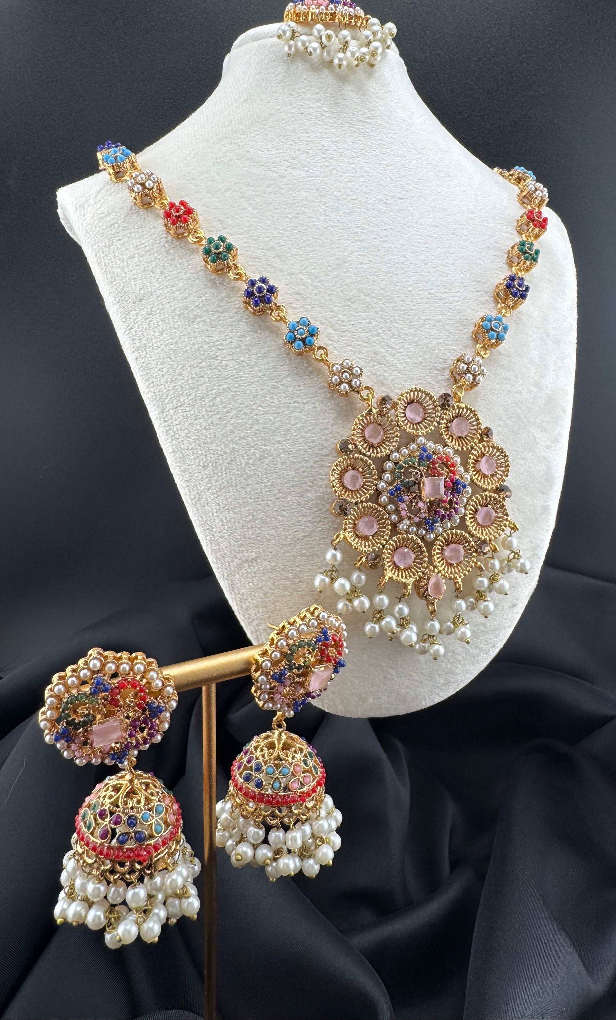 Navratna necklace set