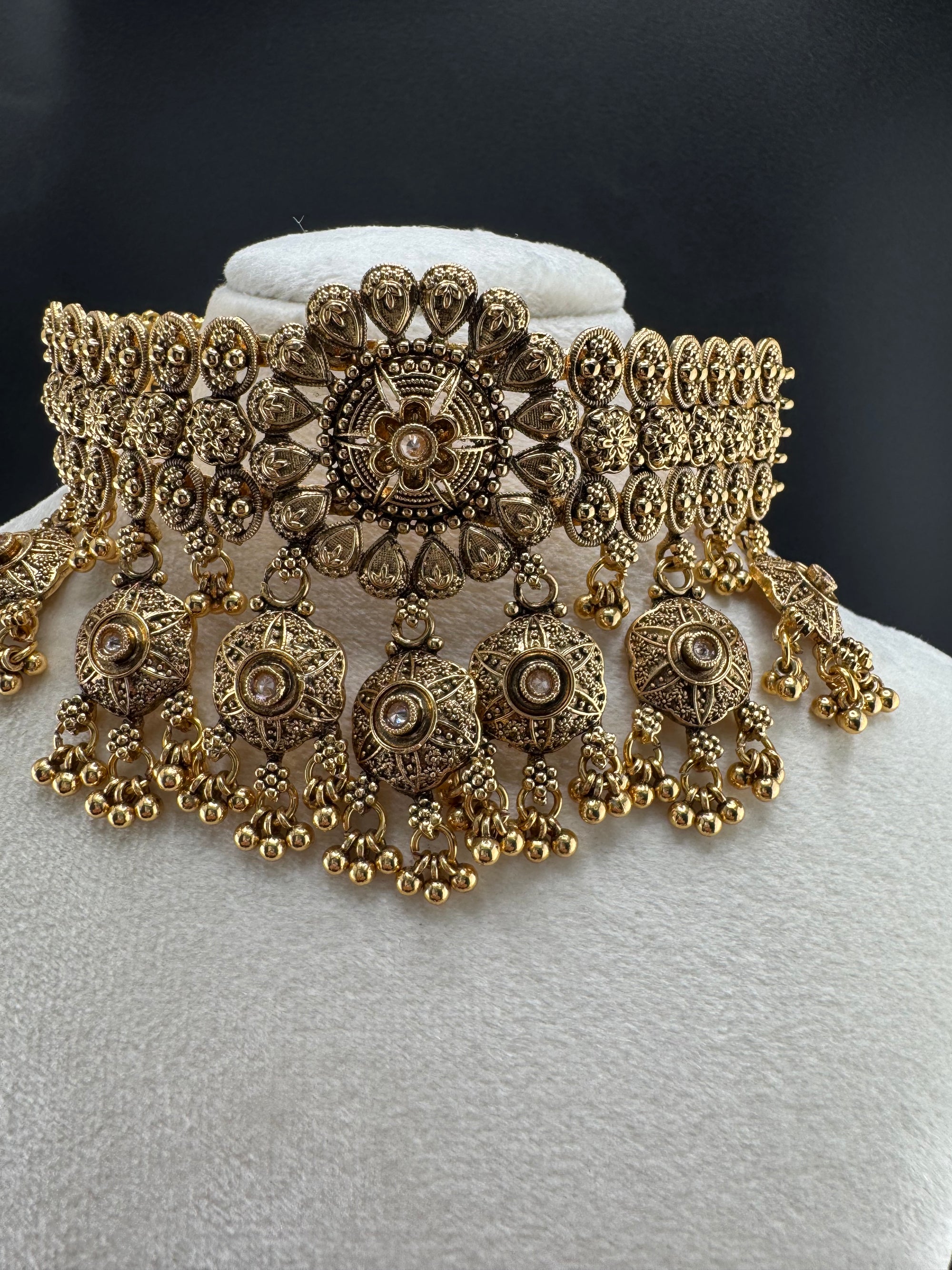 Royal Antique Gold Bridal Choker Set