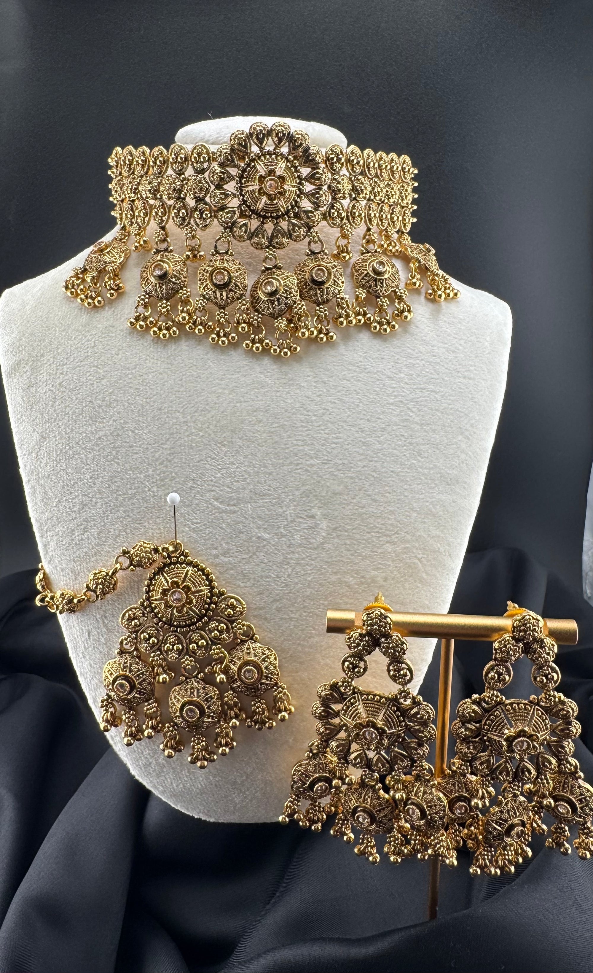 Royal Antique Gold Bridal Choker Set