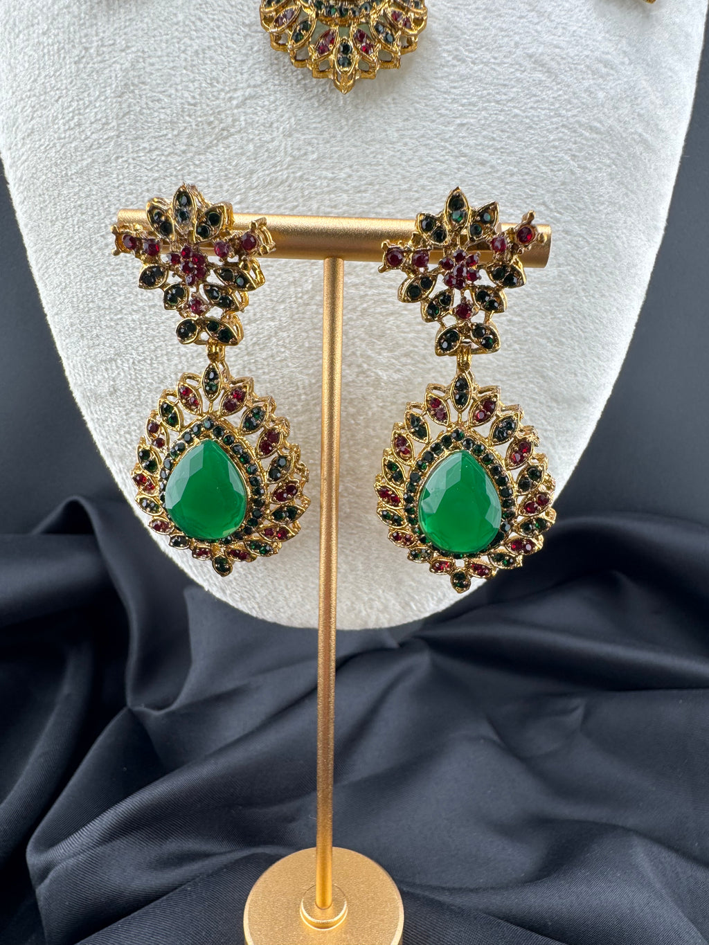 Green stone set
