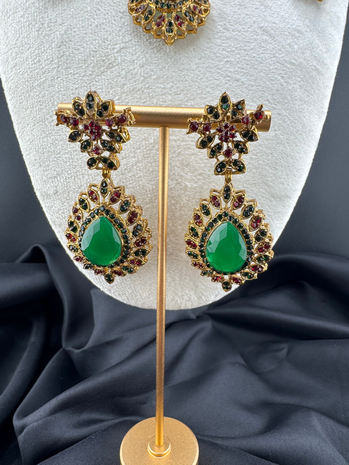 Green stone set