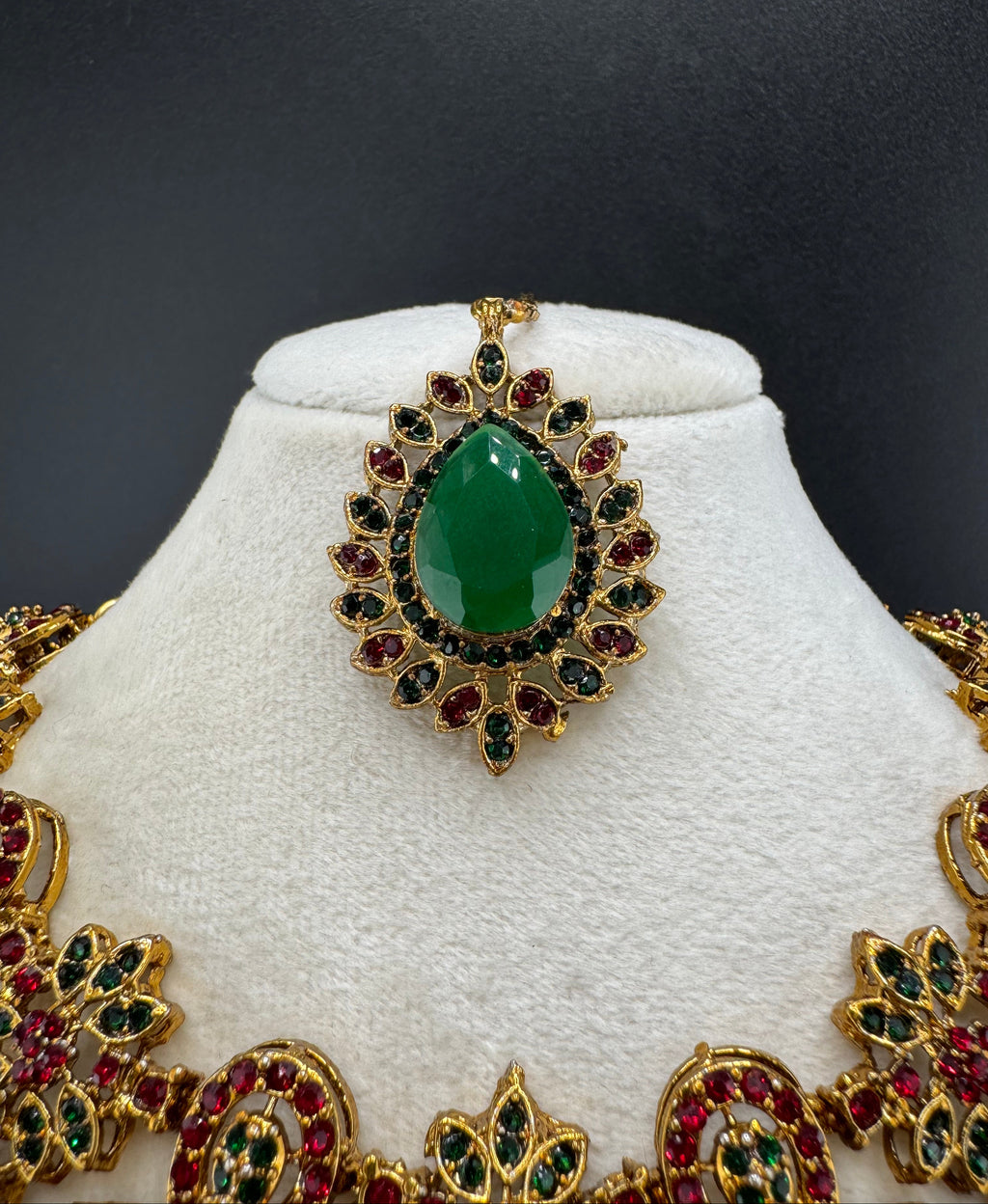 Green stone set
