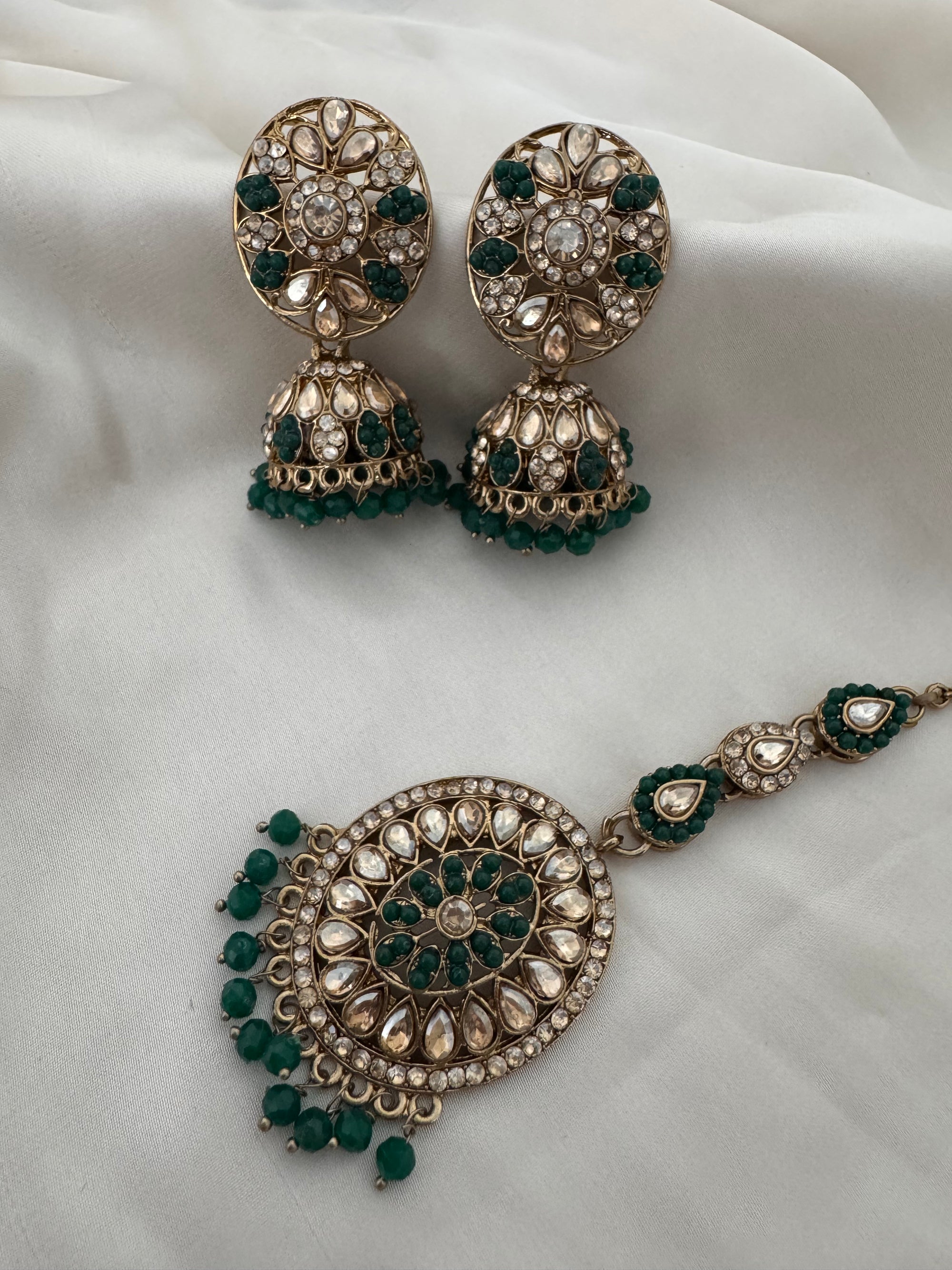 jhumkas with tikka set