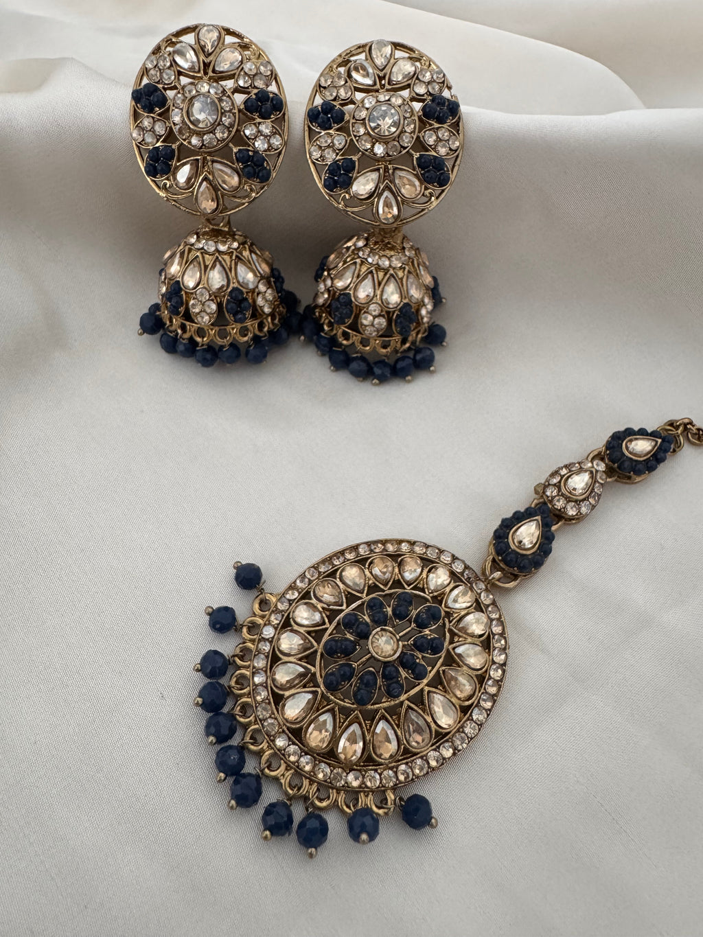 jhumkas with tikka set