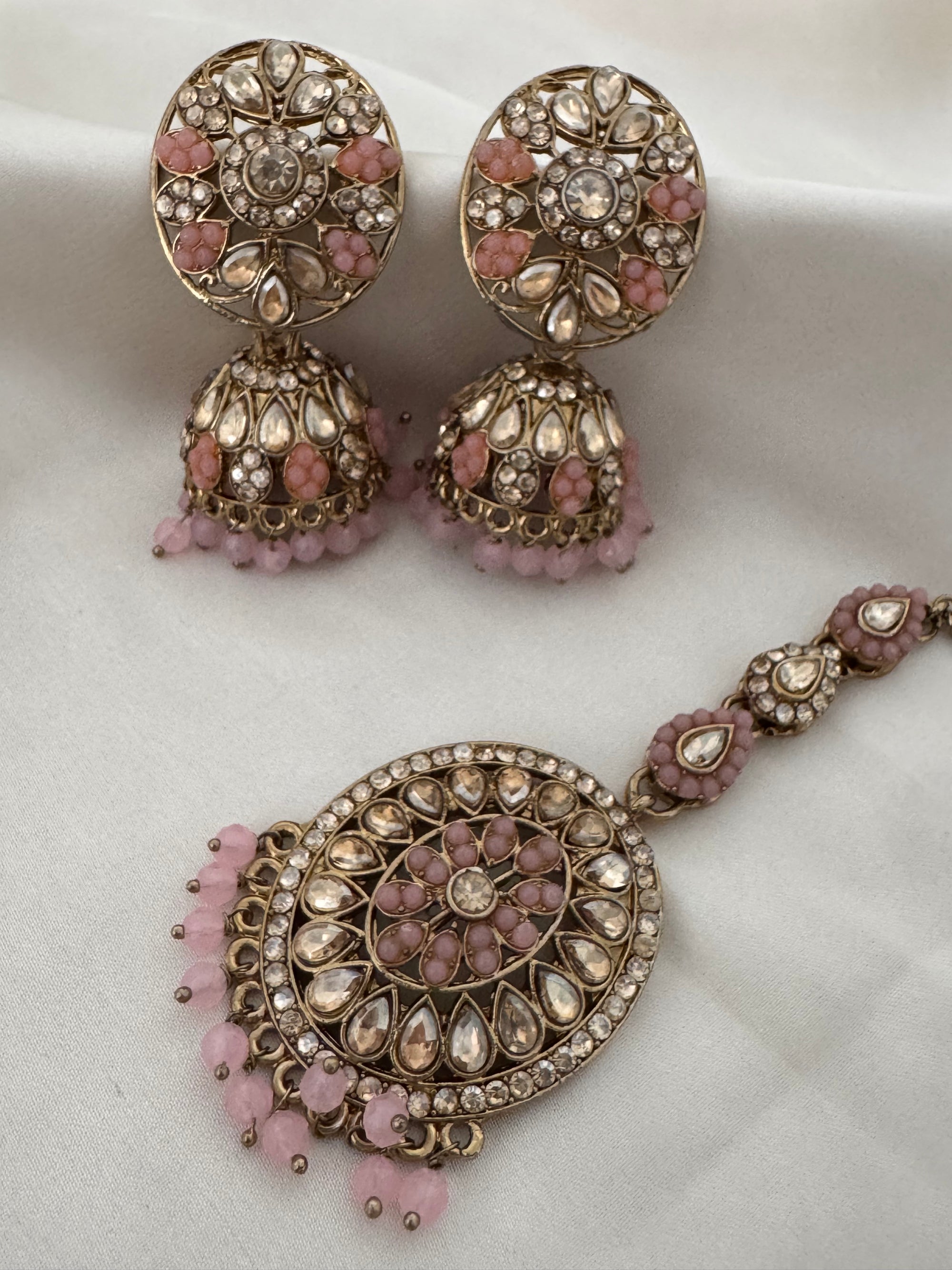 jhumkas with tikka set
