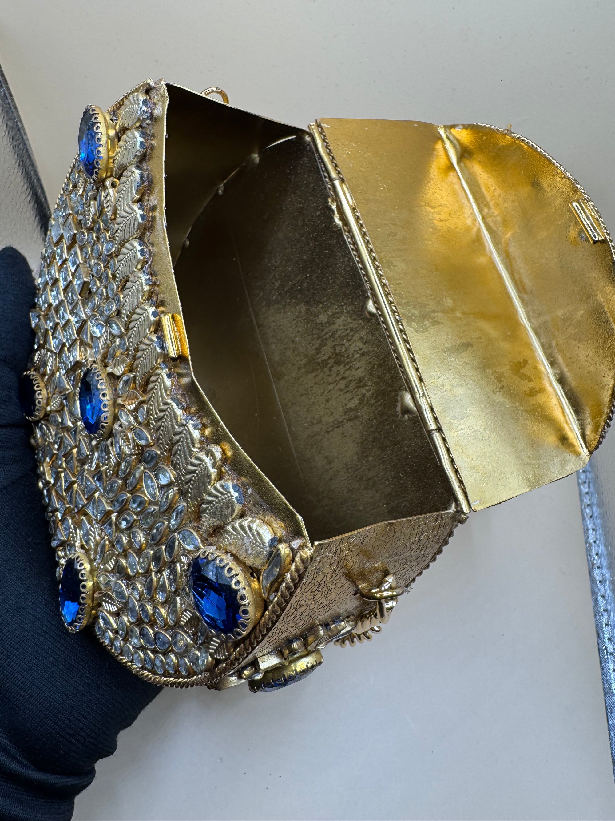 Kundan Metal Clutches