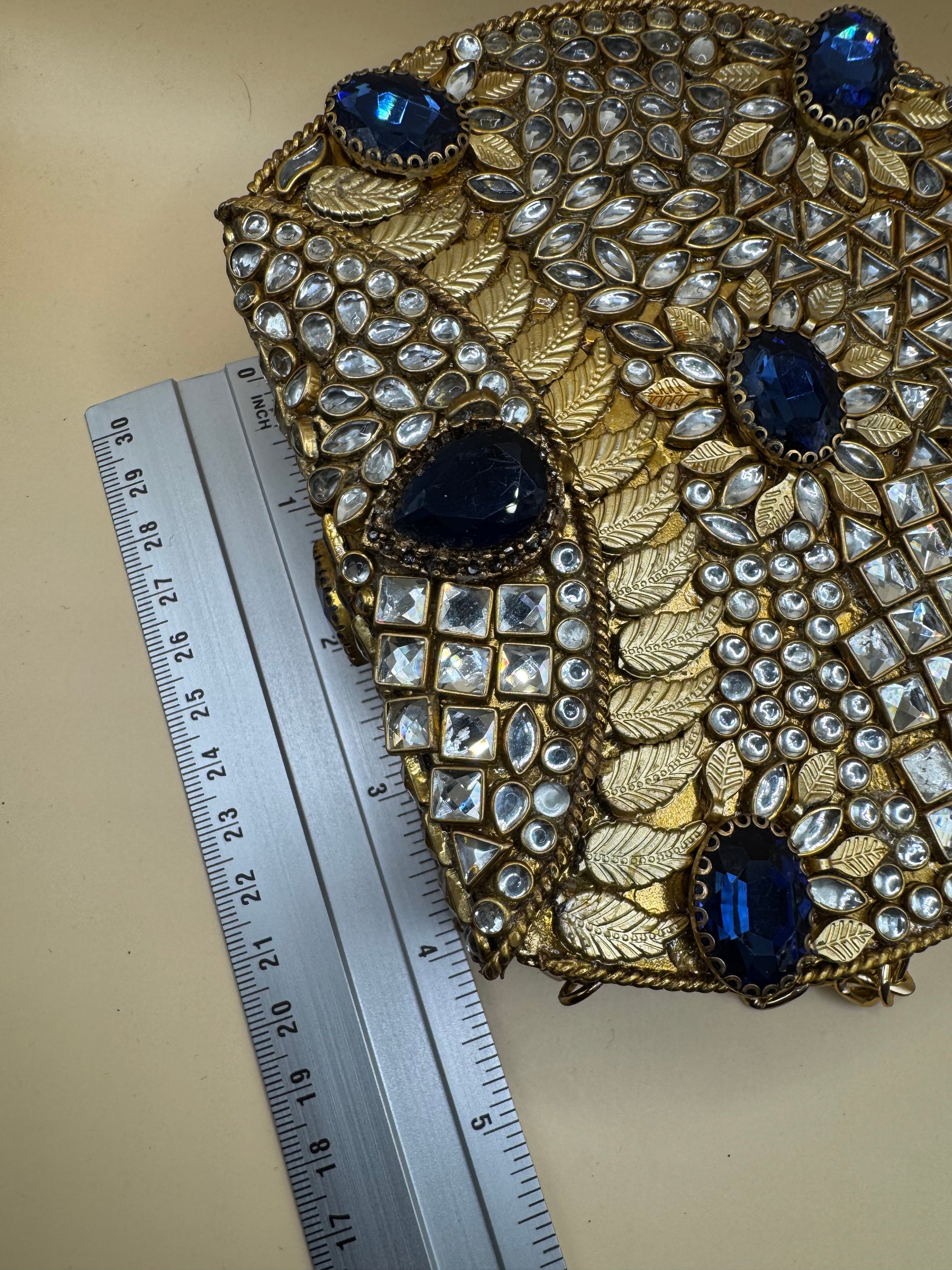 Kundan Metal Clutches