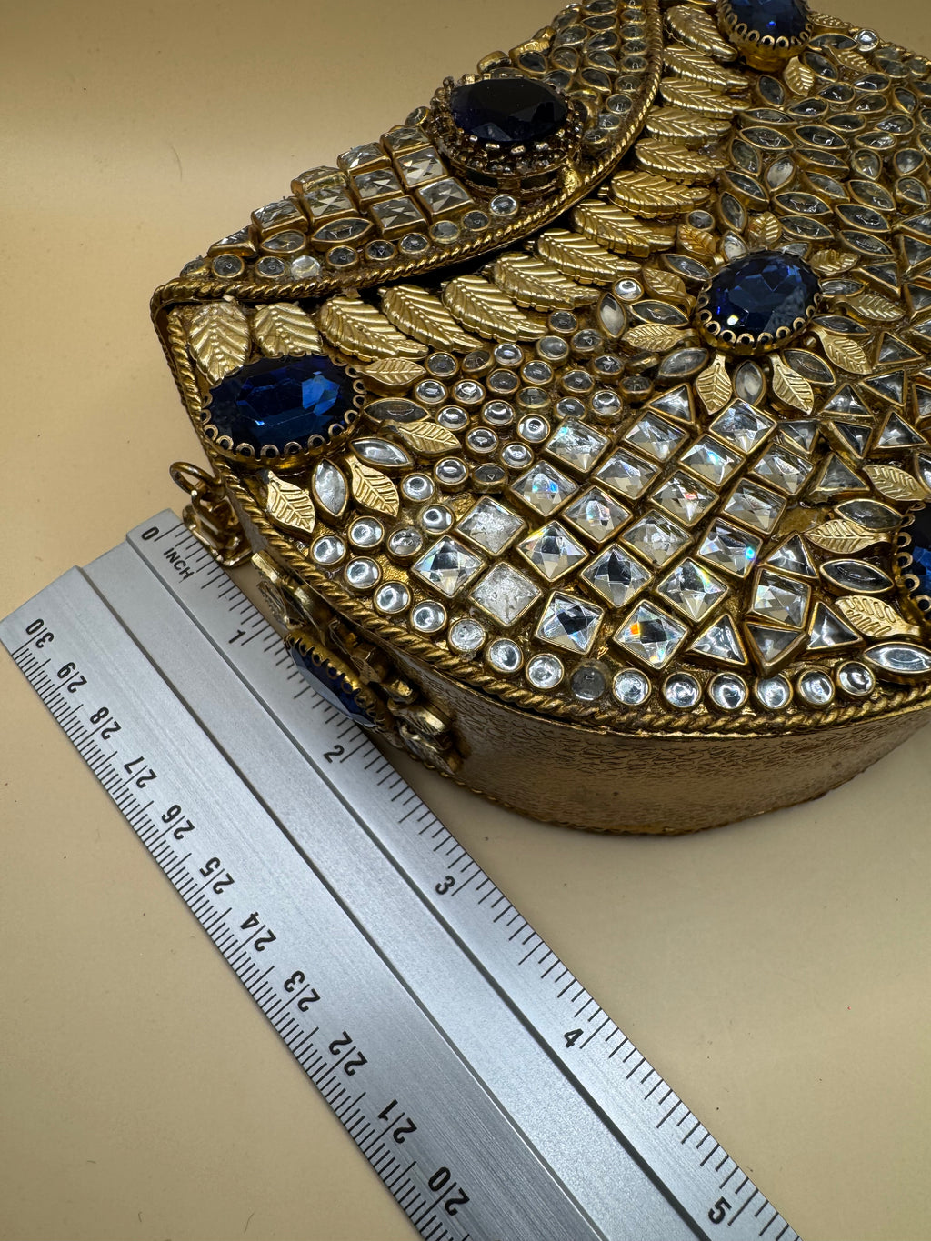 Kundan Metal Clutches