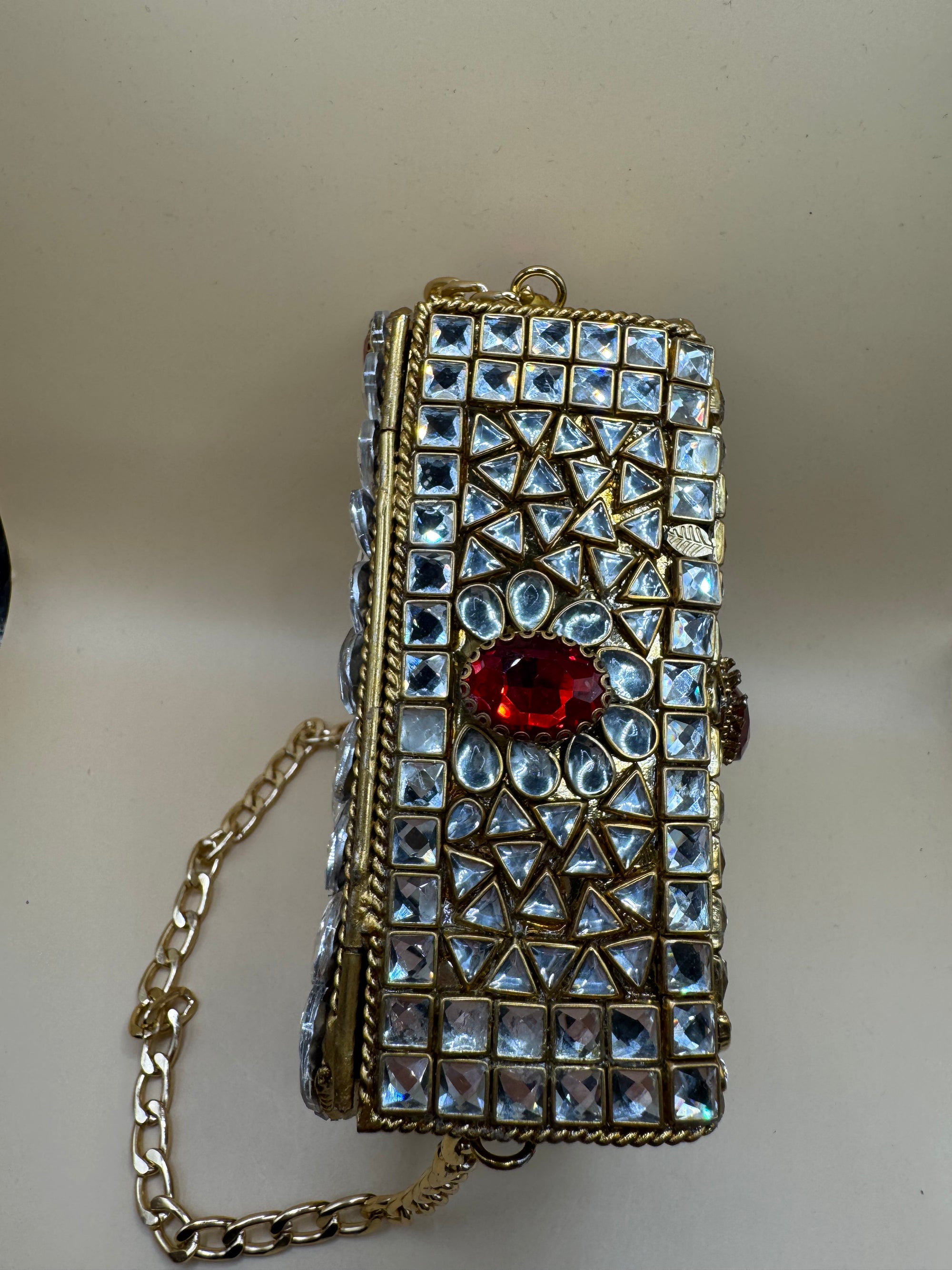Kundan Metal Clutches