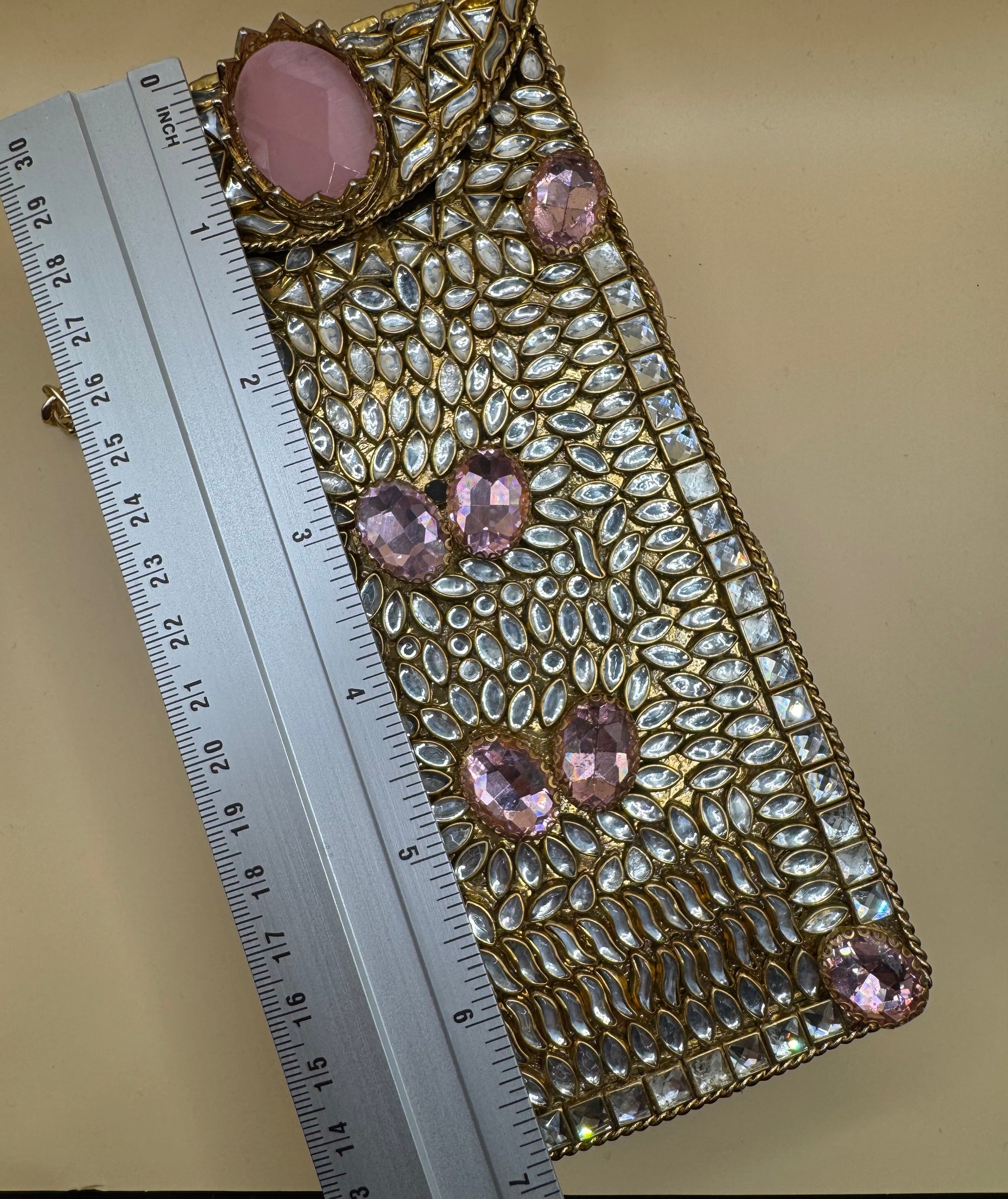 Luxurious clutch