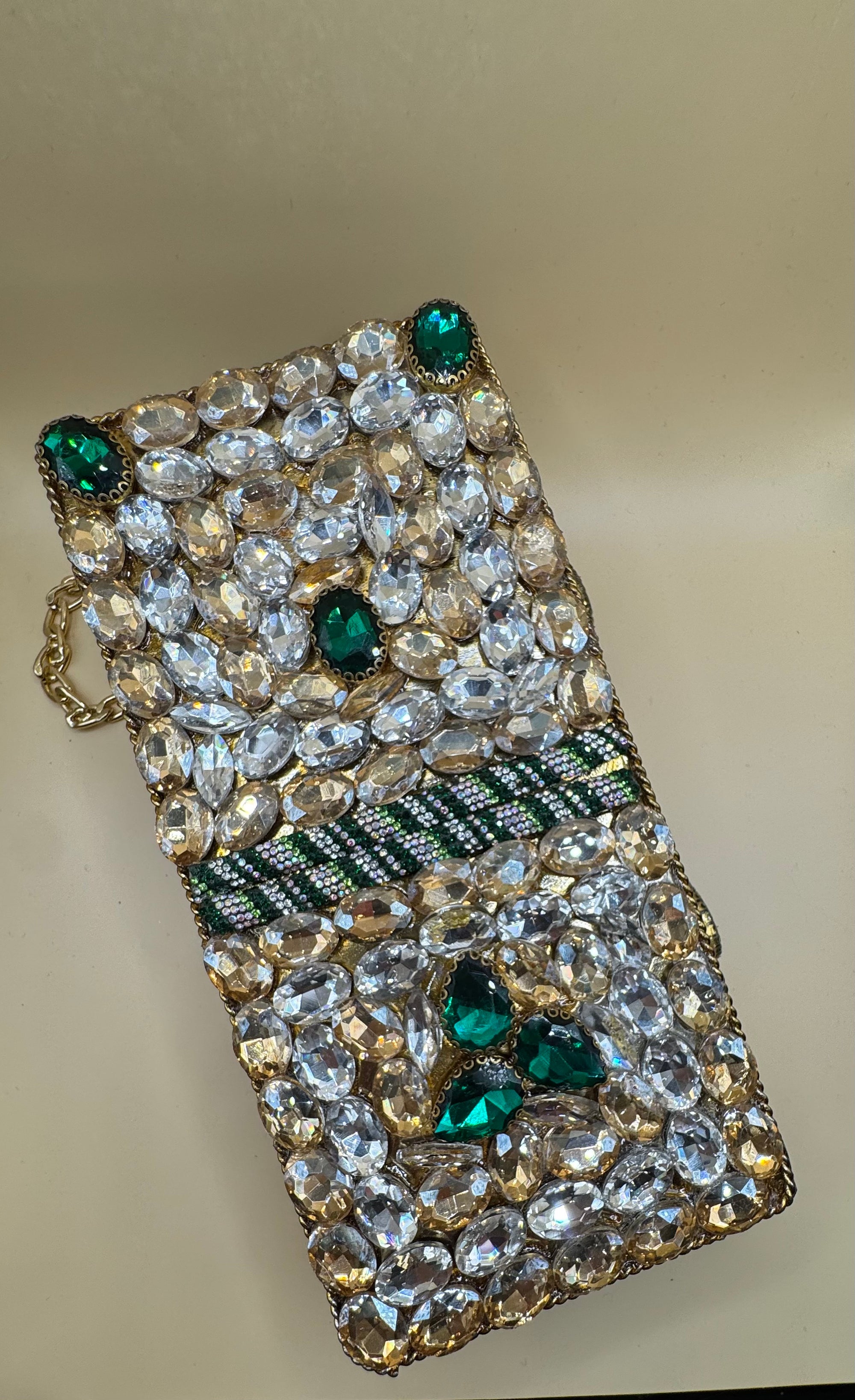 Luxurious clutch