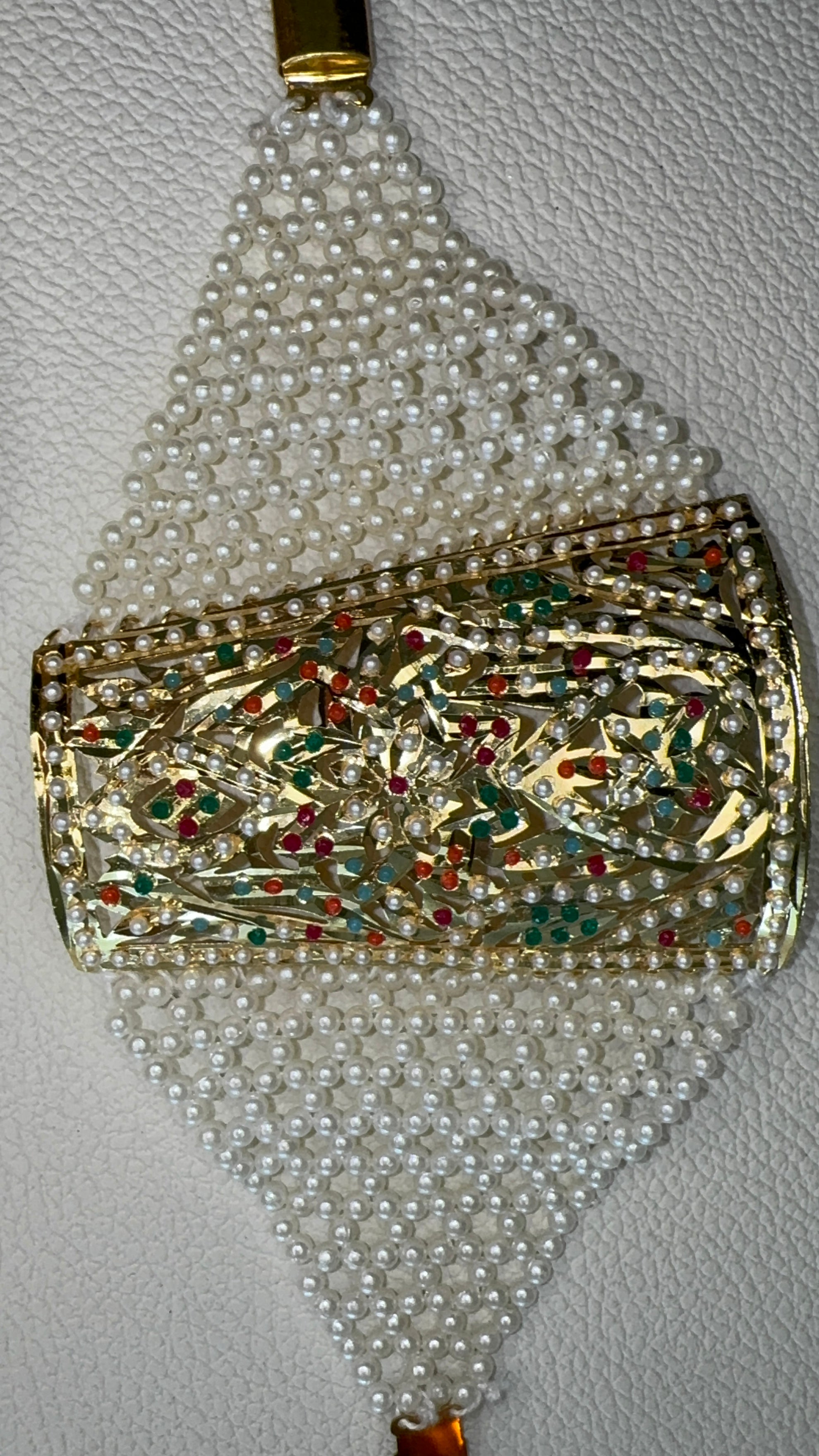 Jadau Bahi Baahi Bangle: