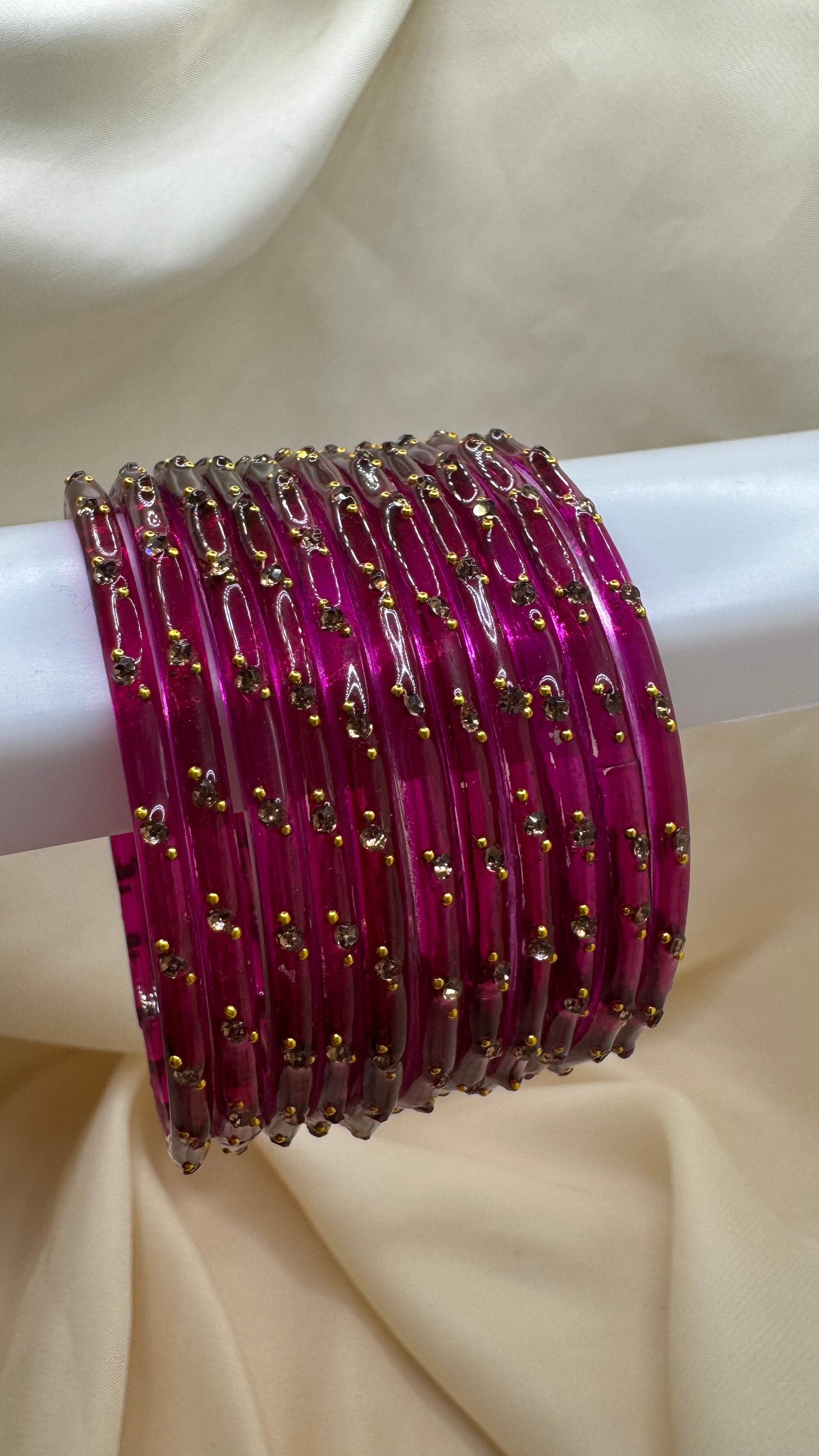 GLASS RAINDROP BANGLES ONE STONE