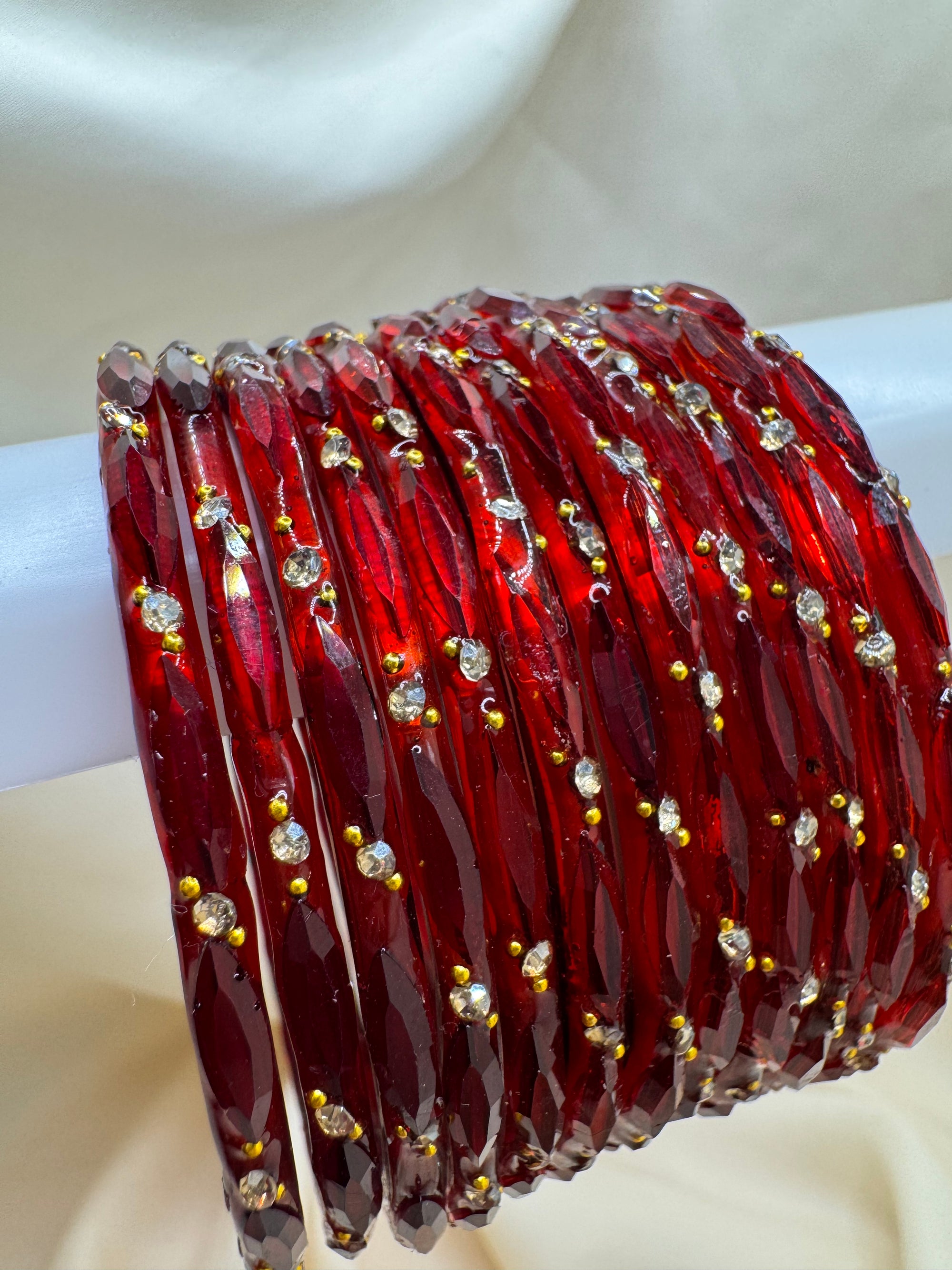 GLASS RAINDROP BANGLES ONE STONE