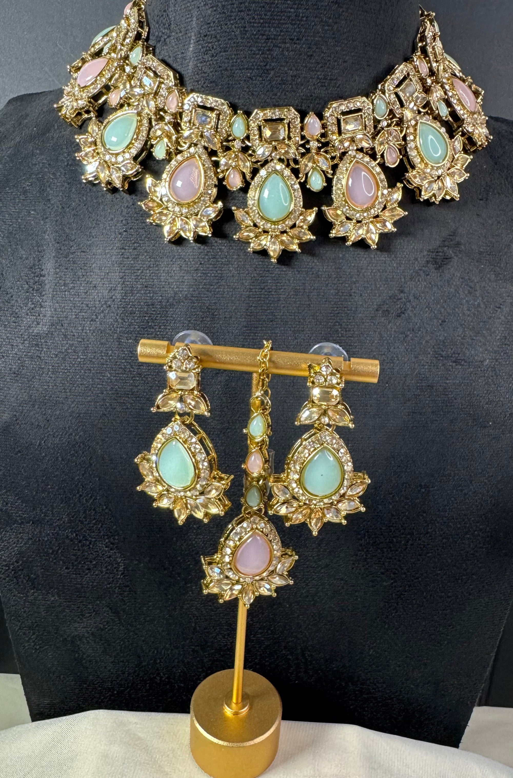 Zarina Choker Set