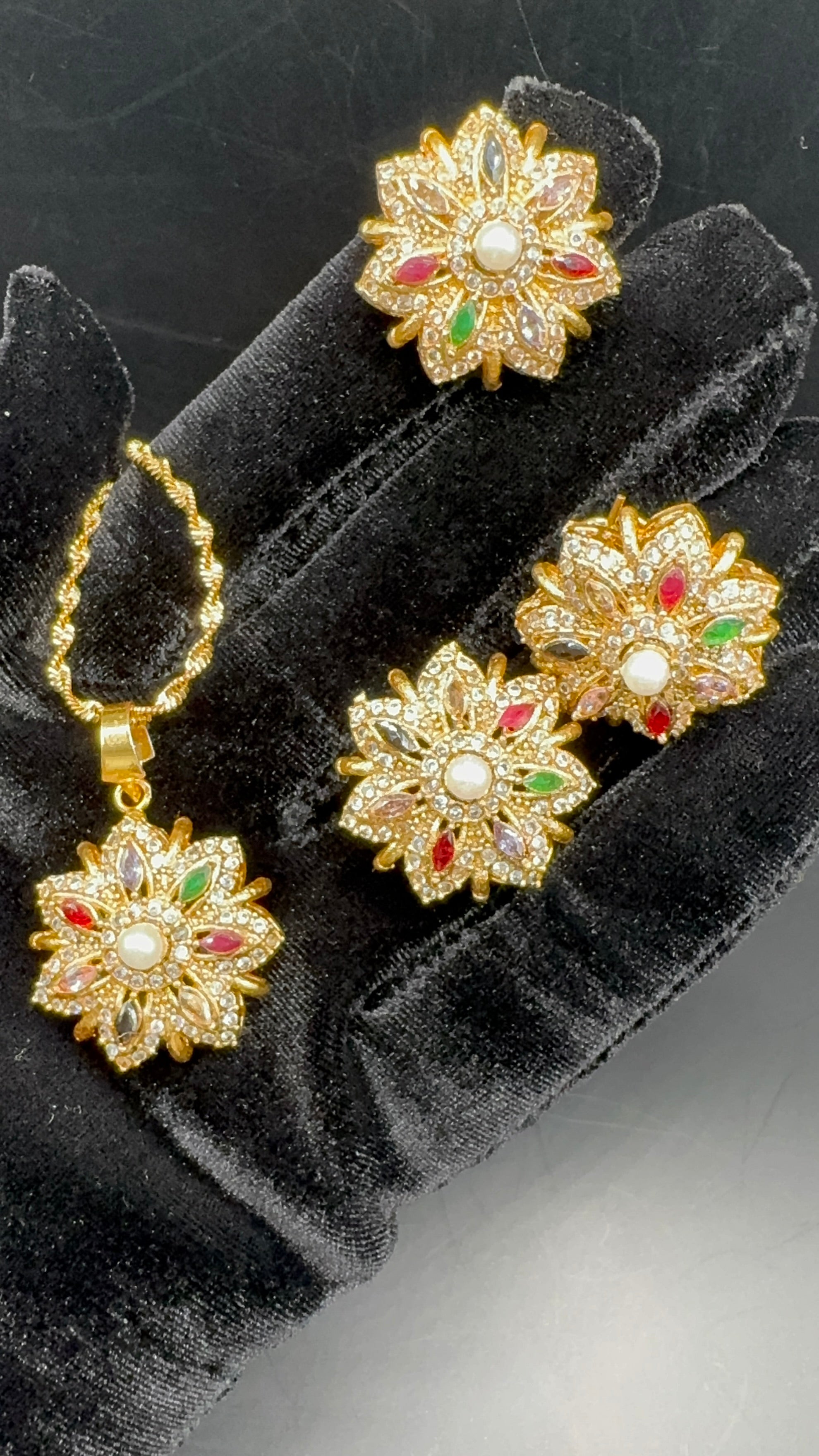 MALTI FLOWER LOKET SET