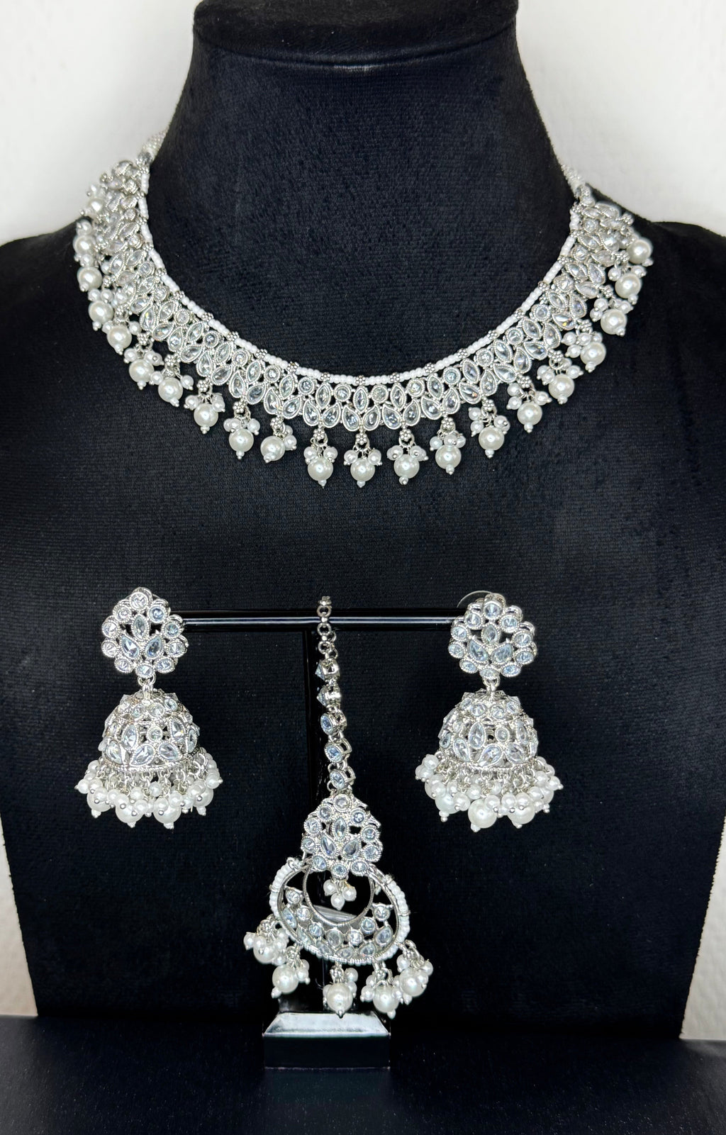 PEARLS NECKLACE SET