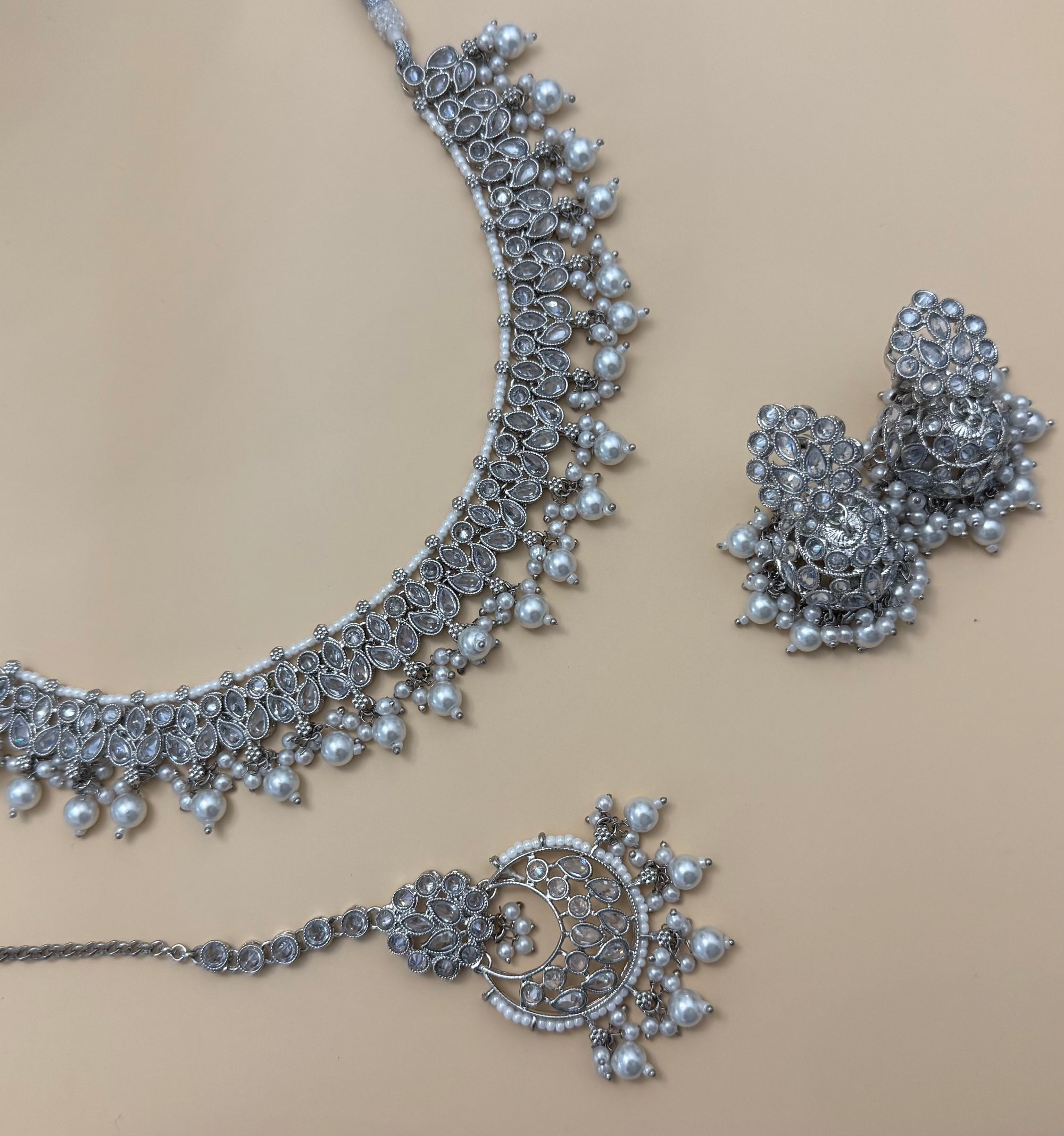 PEARLS NECKLACE SET