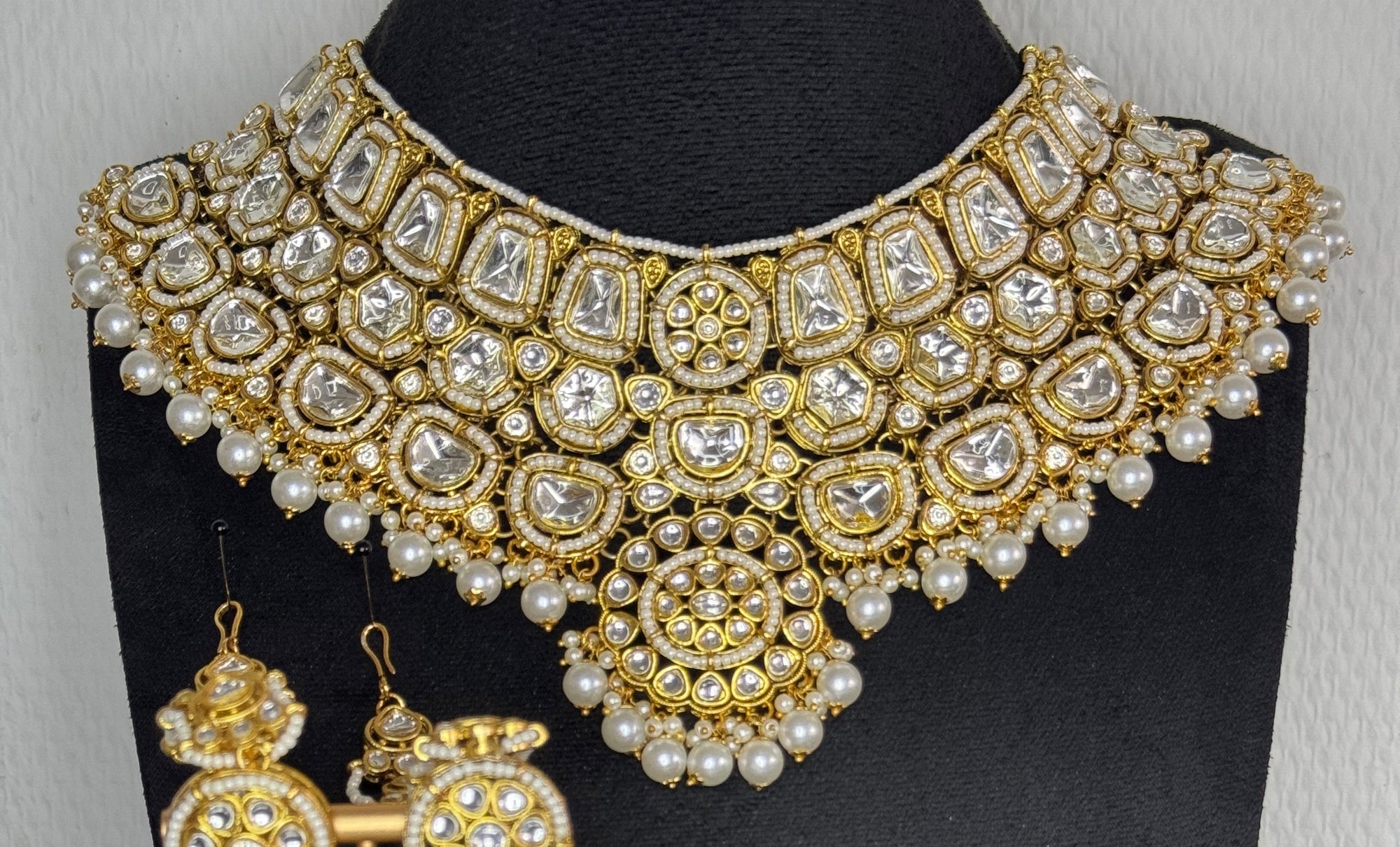 KUNDAN BRIDAL SET GOLDEN