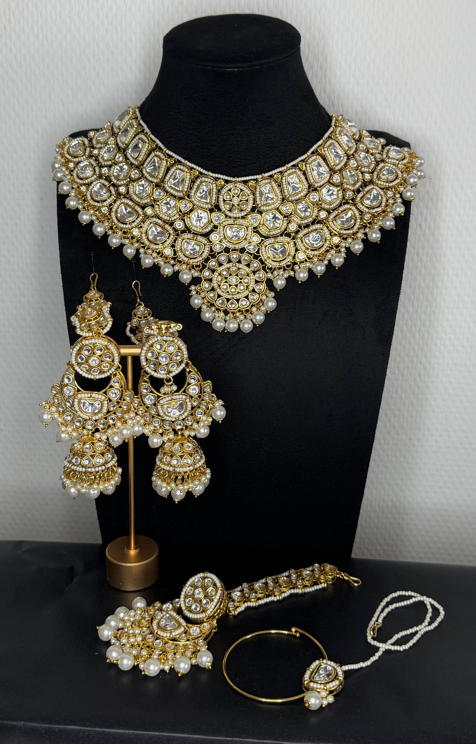 KUNDAN BRIDAL SET GOLDEN