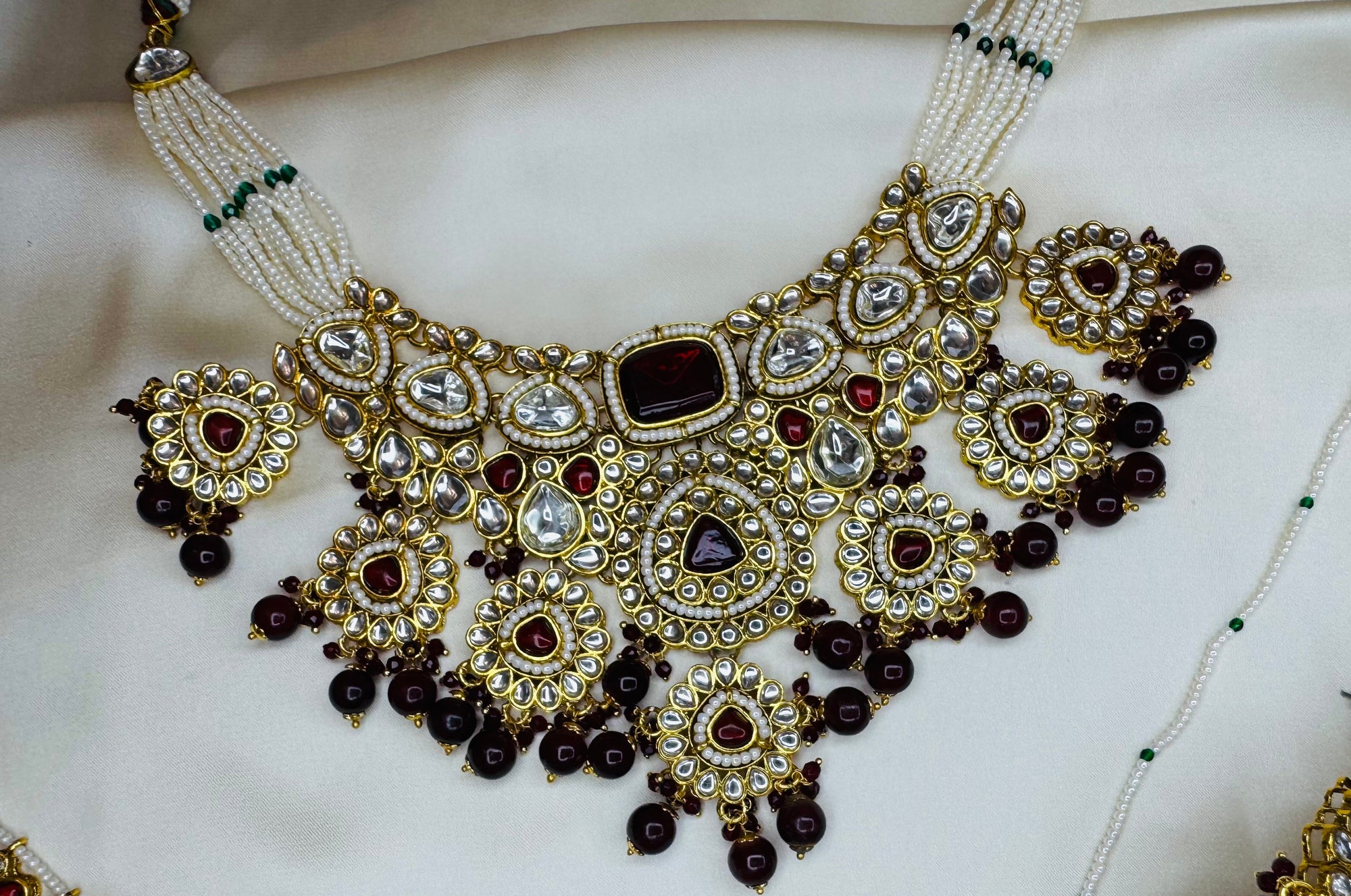 KUNDEN BRIDAL SET BURGUNDY GOLD