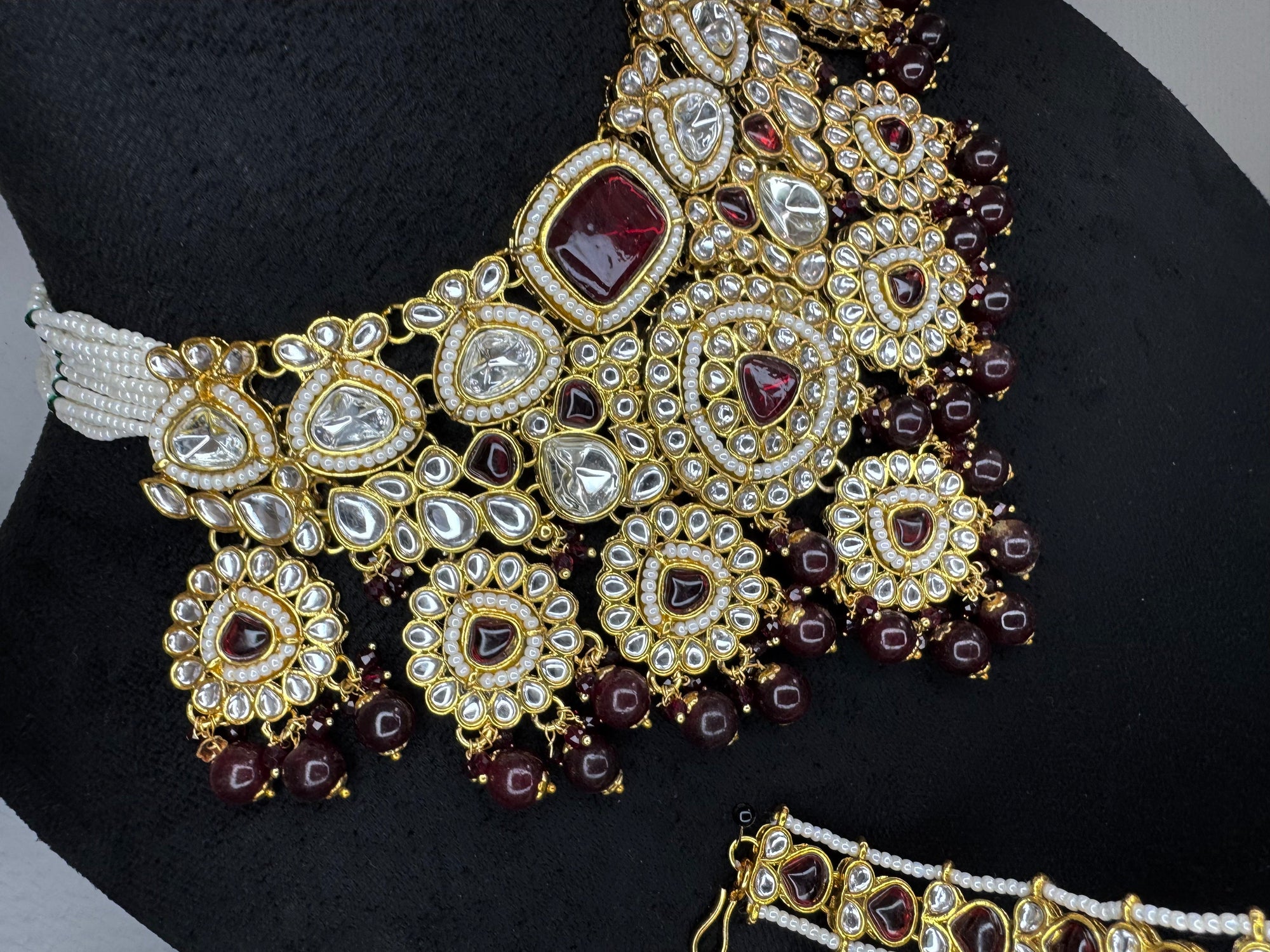 KUNDEN BRIDAL SET BURGUNDY GOLD