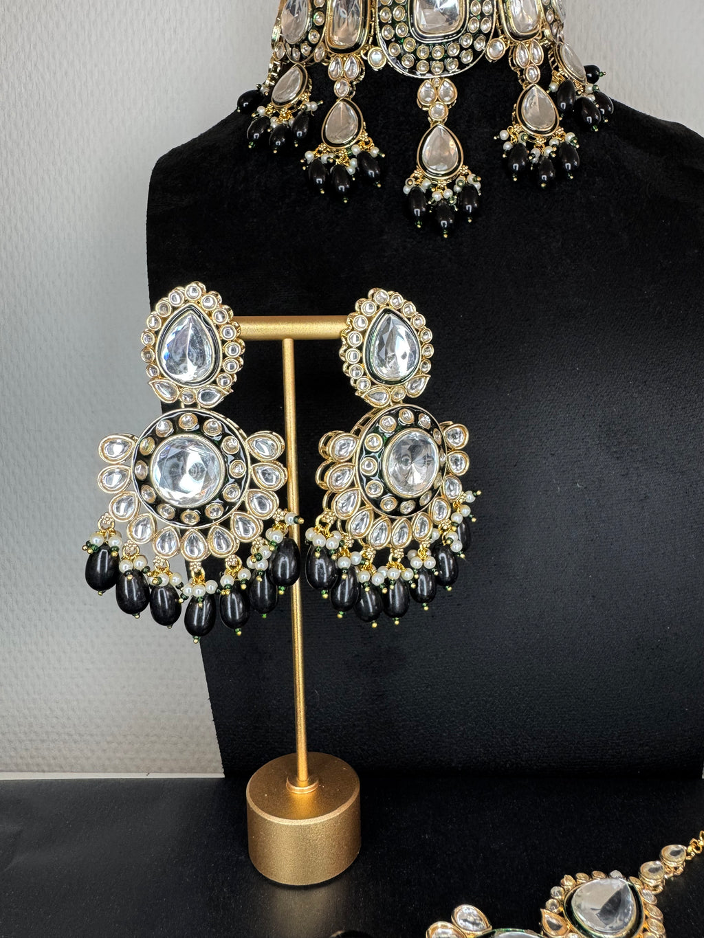 KUNDEN CHOKER SET BLACK BEADS