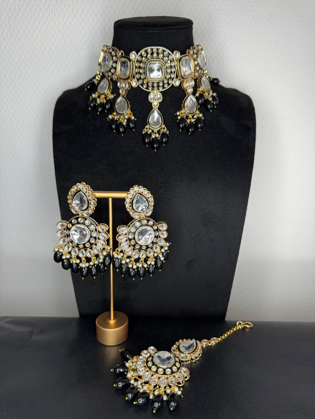 KUNDEN CHOKER SET BLACK BEADS