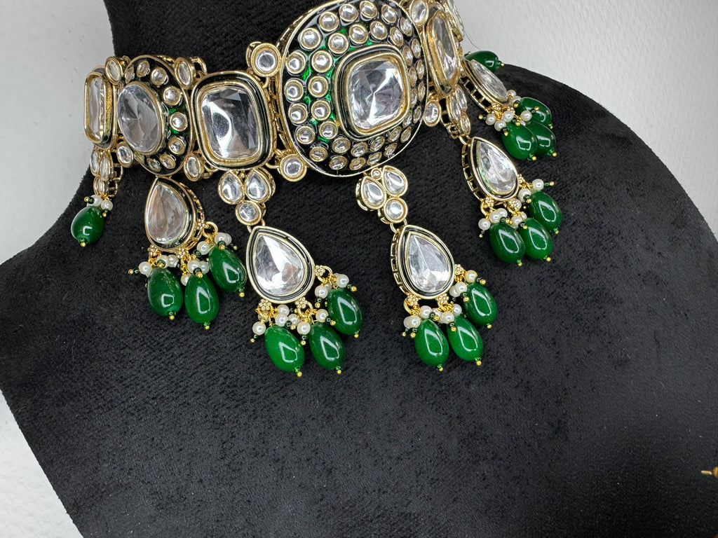 KUNDEN CHOKER SET GREEN BEADS