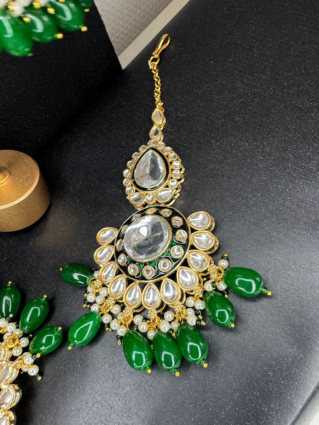 KUNDEN CHOKER SET GREEN BEADS