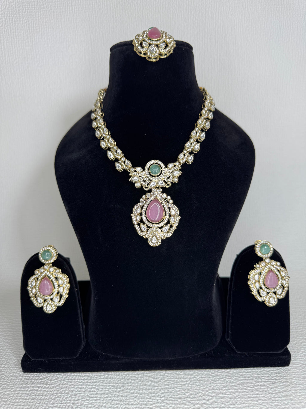 NECKLACE SET PINK & MINTGREEN