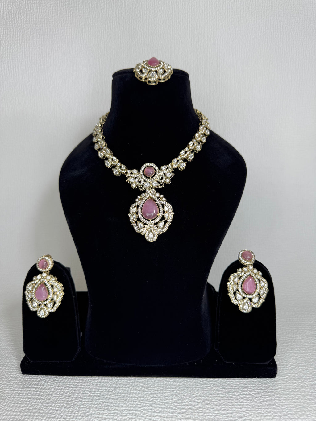 NECKLACE SET PINK