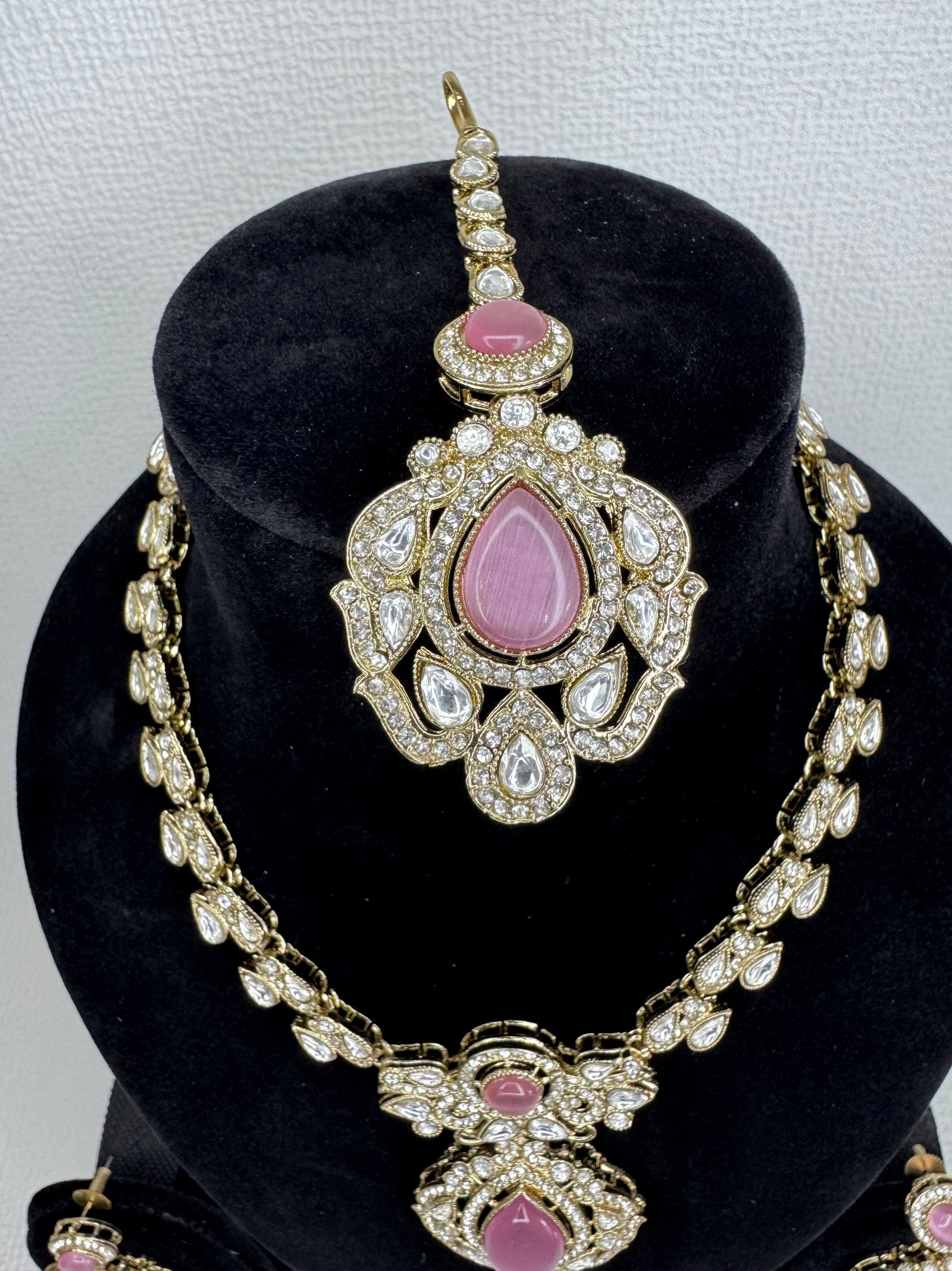 NECKLACE SET PINK