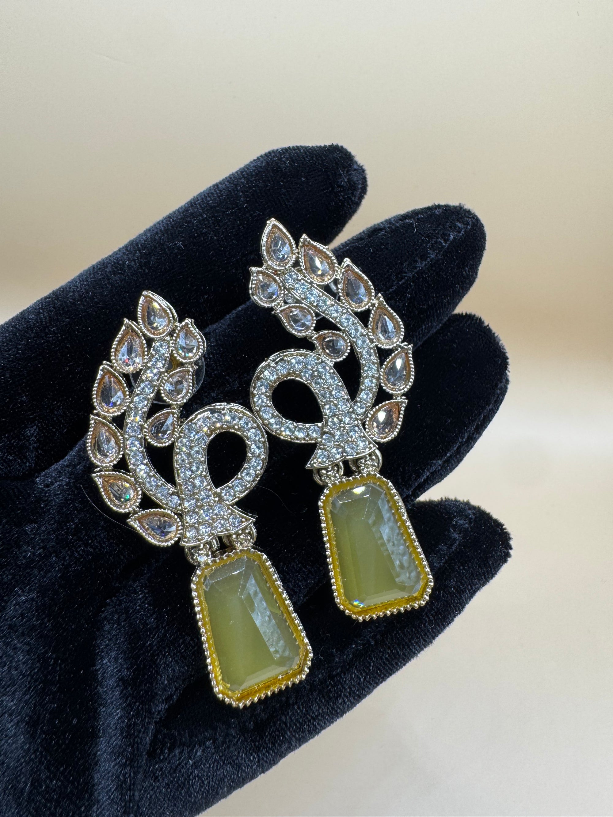 STONES EARRINGS