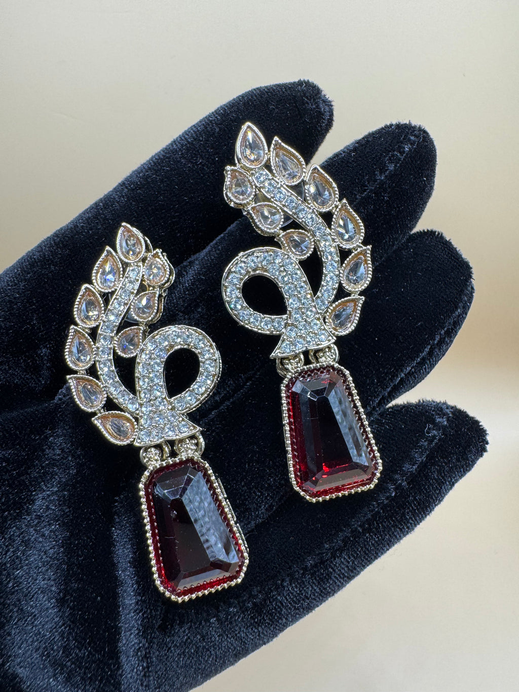 STONES EARRINGS