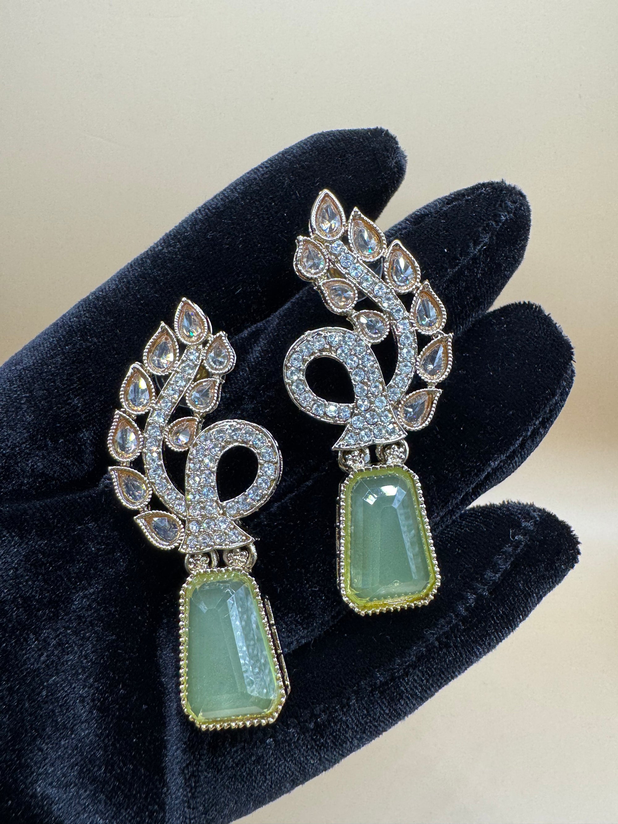 STONES EARRINGS