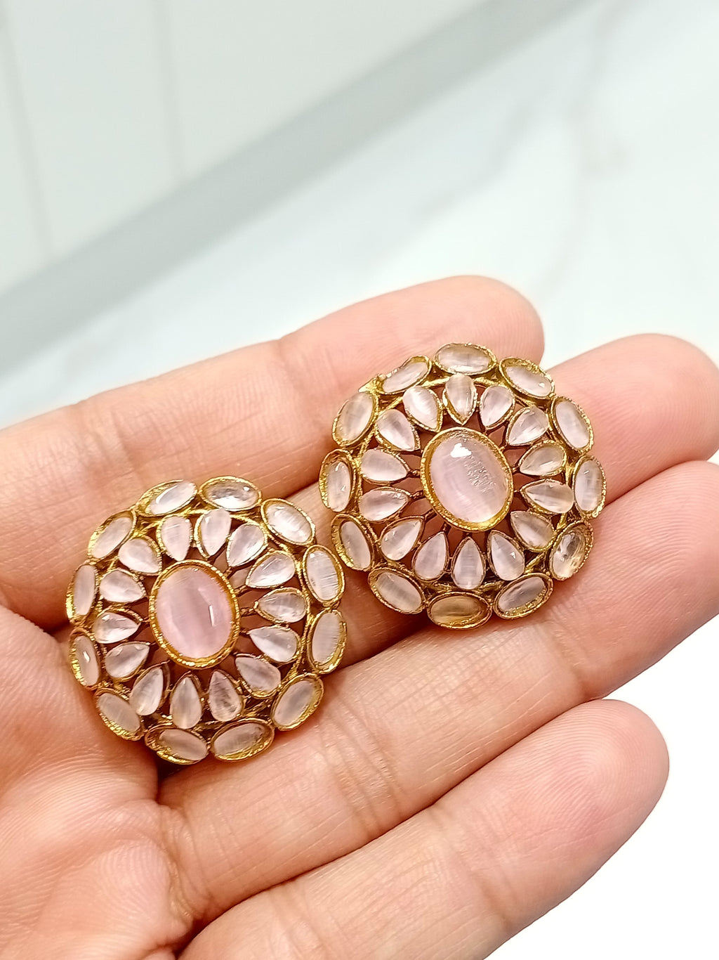 Neelaya Earstuds